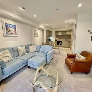 https://the-butler-suite.yorkshirehotels.net